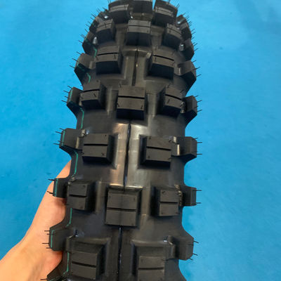 35% tot 55% rubbergehalte Afrikaanse markt Motorfietsbanden 120/90 18 Superzachte banden