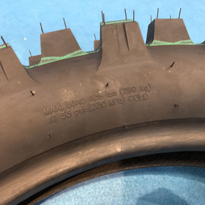 35% tot 55% rubbergehalte Afrikaanse markt Motorfietsbanden 120/90 18 Superzachte banden