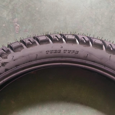Zwarte motorband 3.00-18 Perfect voor vervanging/reparatie oplossingen