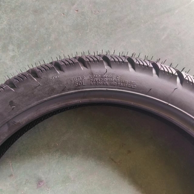 CE-gecertificeerde 3.00-17 motorfietsband met 6pr/8pr Ply rating en geavanceerde technologie