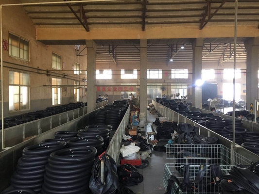 Ventielen voor motorfietsen met inwendige buizen van natuurlijk/butylrubber voor Afrika/Zuid-Amerika/het Midden Oosten