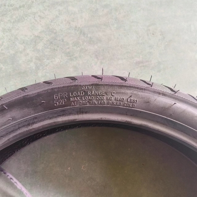 Nylon buisloze motorfietsband 100/80-17 OEM geaccepteerd in Qingdao met laadhaven