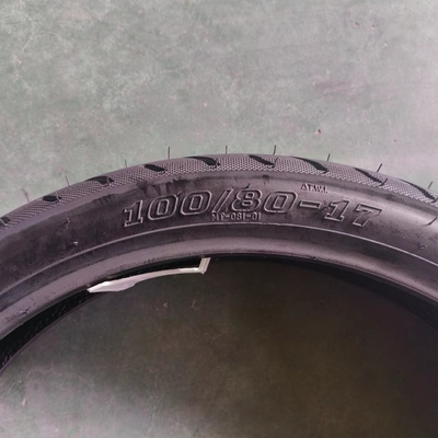 Nylon buisloze motorfietsband 100/80-17 OEM geaccepteerd in Qingdao met laadhaven