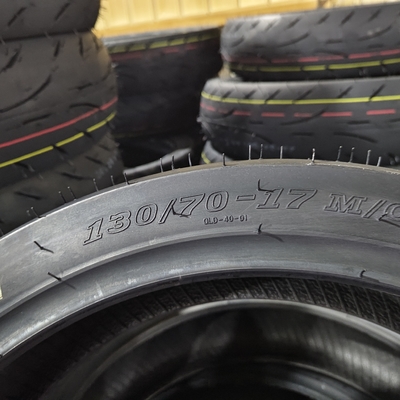 Natuurlijke rubber grondstof Motorfietsbanden 130/70-17 Motorfietsband 17