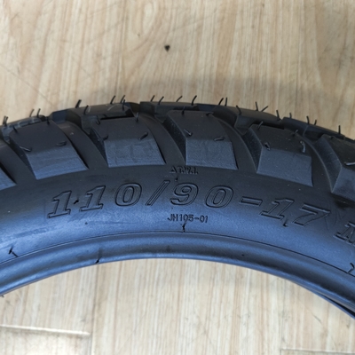 110/90-17 Motorfietsband met natuurlijke rubber en staal voor een superieure prestatie