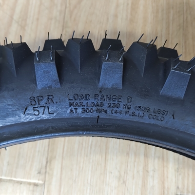 OEM aanvaardbaar 90/90-21 superzachte en middelzachte banden met uitstekend rubbergehalte