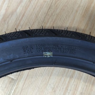 8090-17 Motorfietsband en -buis met natuurrubberstaal nylon grondstof