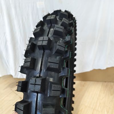 Zwarte zachte banden voor Rusland 1408018 1209019 909021 Laadhaven Qingdao