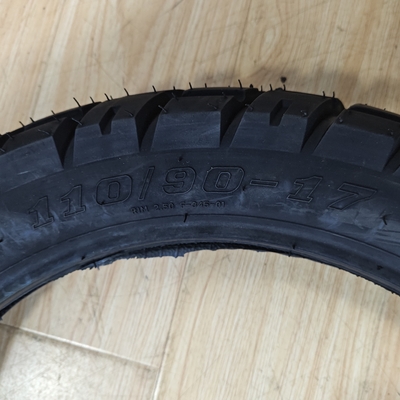 17 inch motorfietsbanden grondstof natuur rubber staal nylon voor optimale hantering