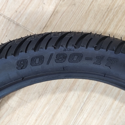 Natuurrubber staal nylon motorfietsband 90/90-17 met 35% tot 55% rubbergehalte