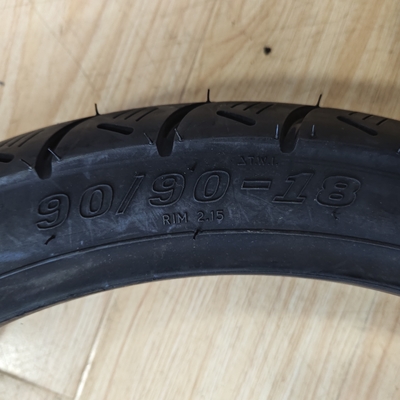 90/90-18 Motorfietsband en -buis OEM aanvaardbaar voor hoge duurzaamheid