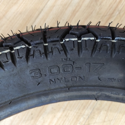 35% tot 55% rubbergehalte Luchtloze motorfietsband met duurzame bandenhulling