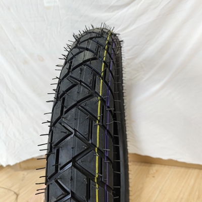 Natuur rubber staal nylon materiaal 90/90-18 Motorfietsband voor het laden van de haven Qingdao