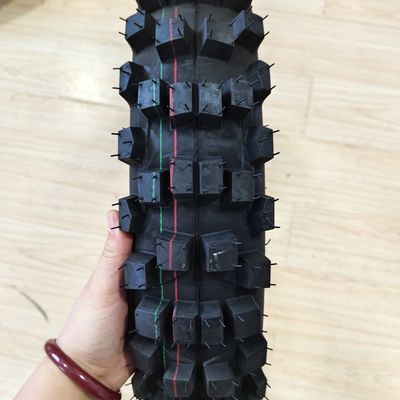 35% tot 55% rubbergehalte in motorrijwielen en inwendige buizen in Qingdao met laadhaven