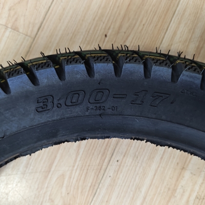 3.00-17 Motorfietsbanden vervaardigd met natuur rubber staal nylon grondstof