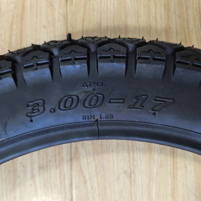 Qingdao Market Motorcycle Inner Tube Tire 3.00-17 Gemaakt van natuur rubber staal nylon