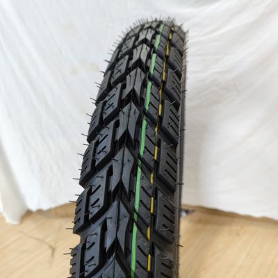 Qingdao-laadhaven 3.00-18 Motorfietsband met bandenkooi