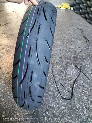 Hoge rubbergehalte 30%-45% OEM aanvaardbaar 120/70-17