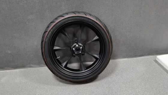 170/50-21 160/50-23 Halfwarm smeltband voor motorfiets 8,2 kg Levertijd 25-30 dagen