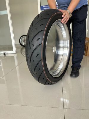 170/50-21 160/50-23 Halfwarm smeltband voor motorfiets 8,2 kg Levertijd 25-30 dagen