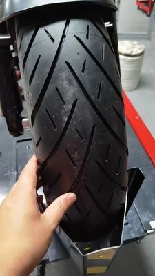 170/50-21 160/50-23 Halfwarm smeltband voor motorfiets 8,2 kg Levertijd 25-30 dagen