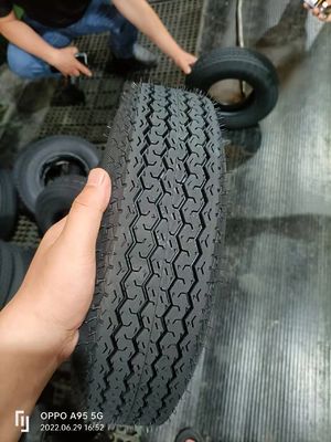 35% 45% Rubbergehalte Bajaj driewieler motorfietsband en -buis 25-30 dagen Leveringstermijn