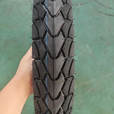 Duurzame 17 inch 3.00-17 2.75-17 motorfietsbuisloze band voor stabiel en soepel rijden