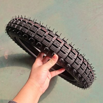 130/70-13 Motorfietsbandgrootte met aanvaardbaar OEM- en rubbergehalte van 35%-55%