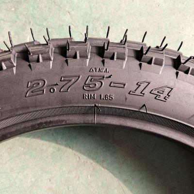 130/70-13 Motorfietsbandgrootte met aanvaardbaar OEM- en rubbergehalte van 35%-55%