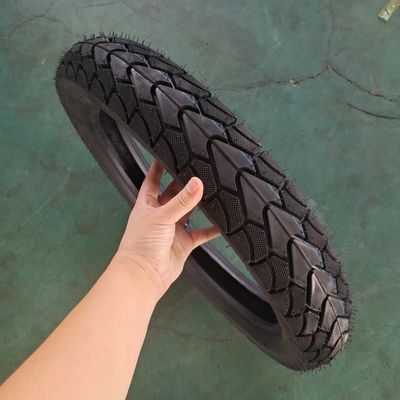 Zwarte 350-18 motorfietsband en -buis met laadhaven in Qingdao