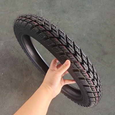 2.75-17 Motorfietsbanden met natuurlijk rubber en een rubbergehalte van hoogstens 35% tot 55%