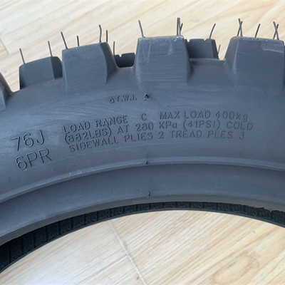 Zwakke band 140/80-18 Motorfietsband voor offroad-wedstrijden in de haven van Qingdao