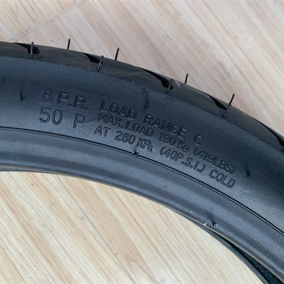 35% tot 55% rubbergehalte Afrikaanse markt Motorfietsbanden 80/90-17 Onderdelen Accessoires