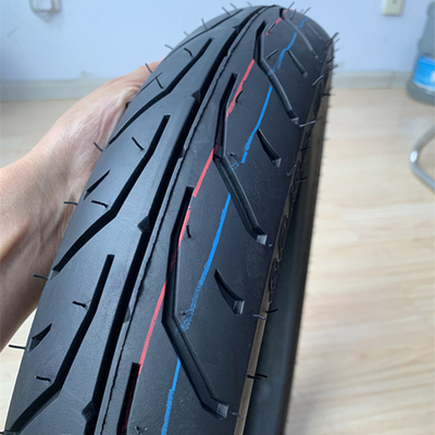 35% tot 55% rubbergehalte Afrikaanse markt Motorfietsbanden 80/90-17 Onderdelen Accessoires