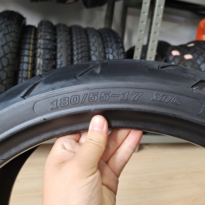 6PR/8PR Ply Rating Nature Rubber Steel Nylon materiaal Motorfietsbandband 180/55-17