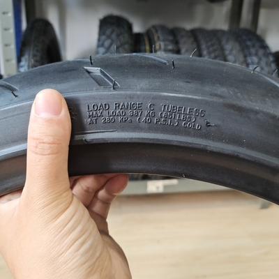 6PR/8PR Ply Rating Nature Rubber Steel Nylon materiaal Motorfietsbandband 180/55-17