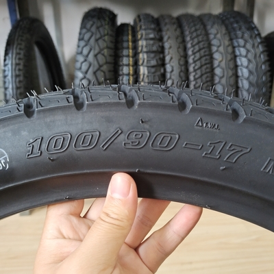 Verbeterde tractie 1009017 Motorfietsband met 35% tot 55% rubbergehalte