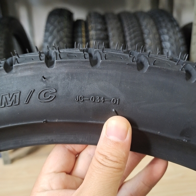 Verbeterde tractie 1009017 Motorfietsband met 35% tot 55% rubbergehalte