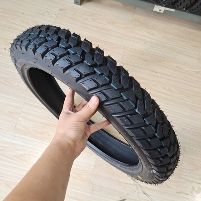 6pr/8pr Motorrijwielband van natuurlijke rubber en innerlijke buis van banden met Emark goedgekeurd 3.50-18