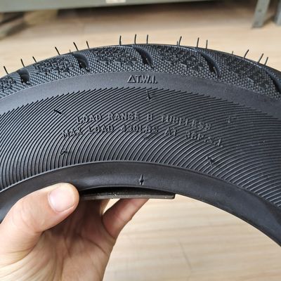 Hoog rubbergehalte 3.50-10 TL Motorfietsband voor scooter Direct geproduceerd