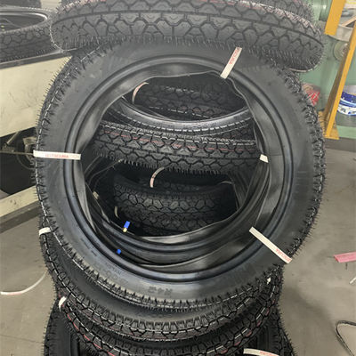 Verkoop van banden voor motorfietsen in Qingdao-haven 2.75-17