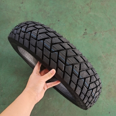 Goedkope 110/80-17 Natrual Rubber Motorcycle Tire met OEM Acceptabel in Vietnam