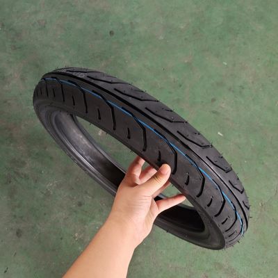 Zwarte natuurlijke rubber 90/90-17 Motorfietsband voor langdurige prestaties