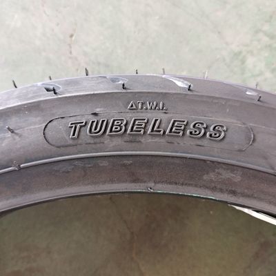 70/90-14 Motorfietsbanden met een natuurlijke rubberen behuizing van een professionele fabrikant