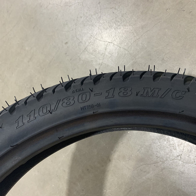 Treksterkte 10.5 Motorfietsband Elektrische scooter 110/80-18 met rubbergehalte 35%-55%