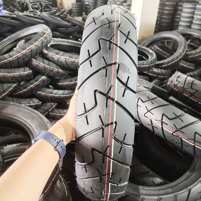 Vinnige verzending binnen 25 dagen 90/90-18 Motorfietsbanden met diepgaand ontwerp