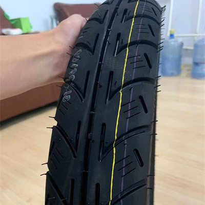 Ervaar ultieme prestaties met 90/90-18 bandgrootte motorfietsbanden en behuizing