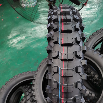 16 inch motorfietsbanden diep patroon ontwerp voor langdurige prestaties 3,2 kg