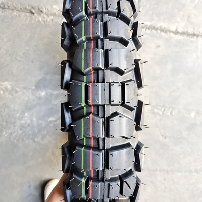 Motorfietsbanden Directe zwarte banden Gehalte Resistente kleur Motorfietsen banden 4.10-18