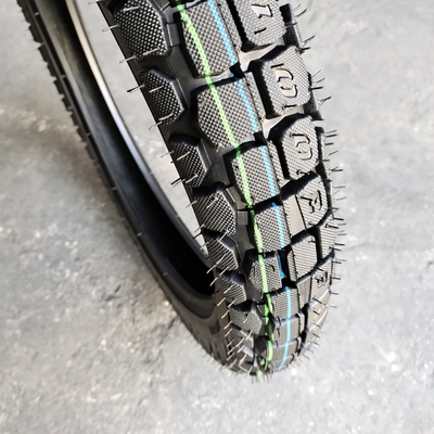 3.00-18 Natrual Rubber Motorcycle Tire voor in Qingdao Loading Port